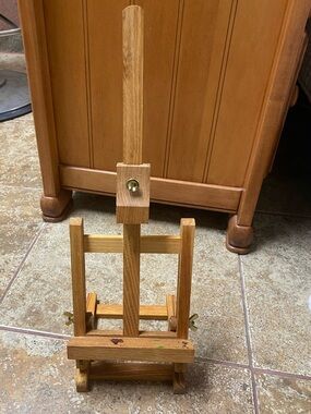 Tabletop Easel